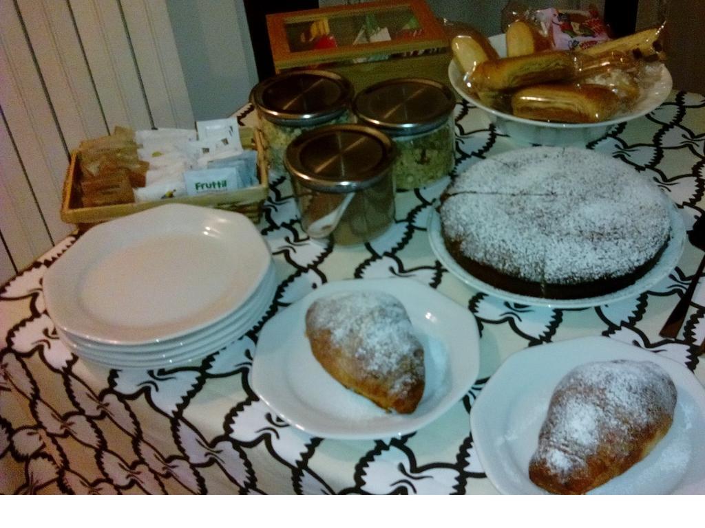 Crespi House Acomodação com café da manhã Parabiago Quarto foto